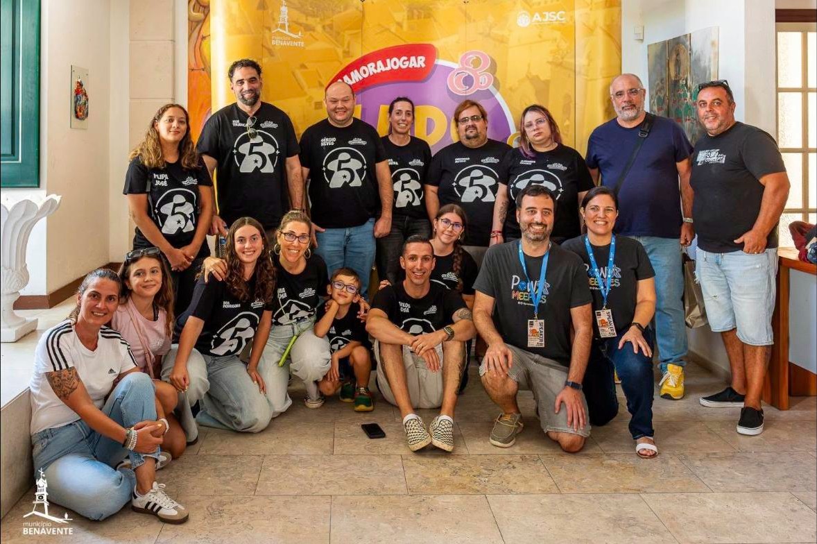 Equipa do Samorajogar e convidados no 5.º aniversário, no Palácio do Infantado